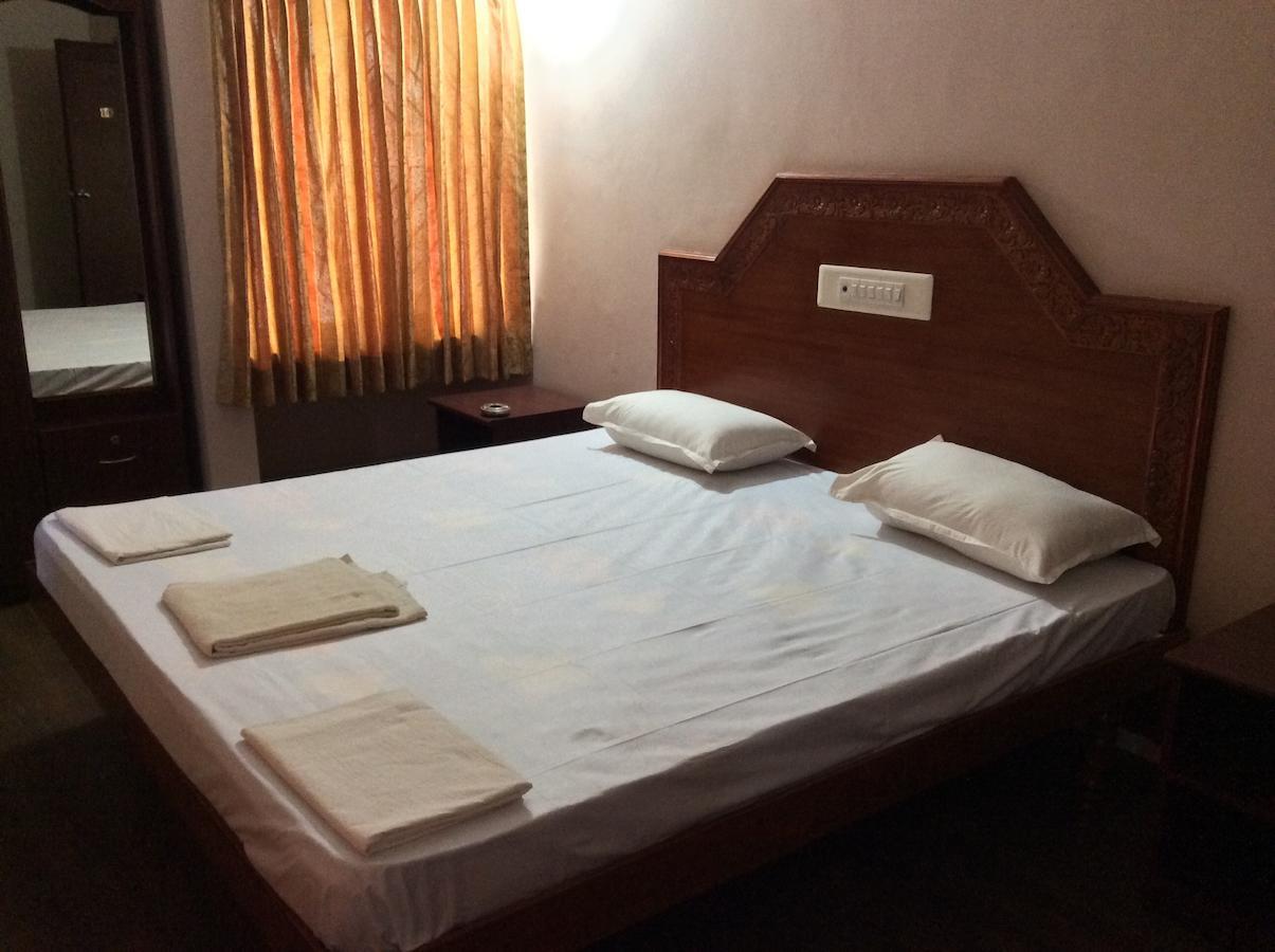 Sakthi Lodge Dharapuram Szoba fotó
