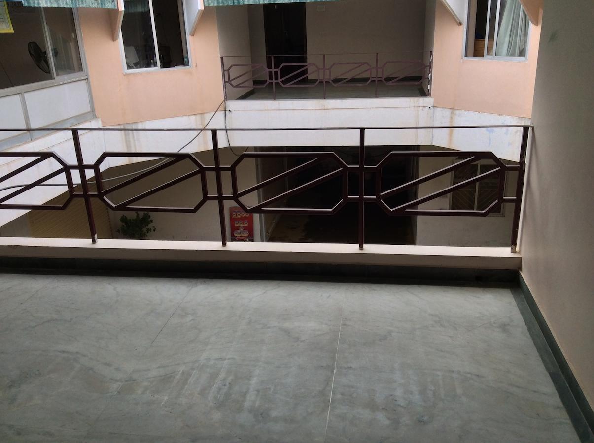 Sakthi Lodge Dharapuram Szoba fotó
